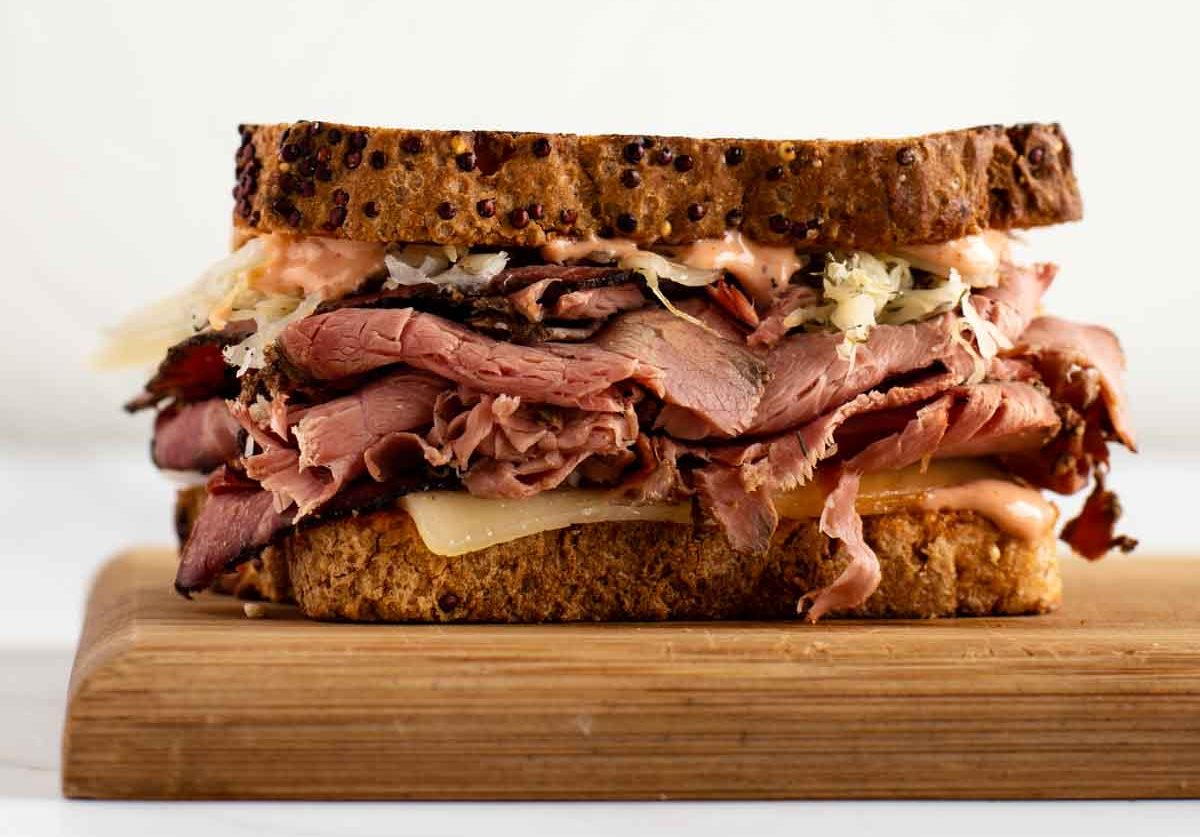 Corned Beef Sandwich With Russian Sauce (Reuben Sandwich Recipe)
